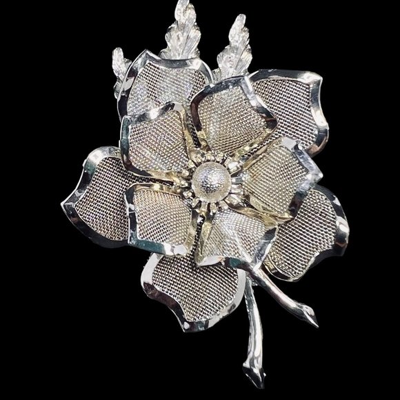 Unbranded Jewelry - Vintage Gold Tone Mesh Flower Brooch (4785)